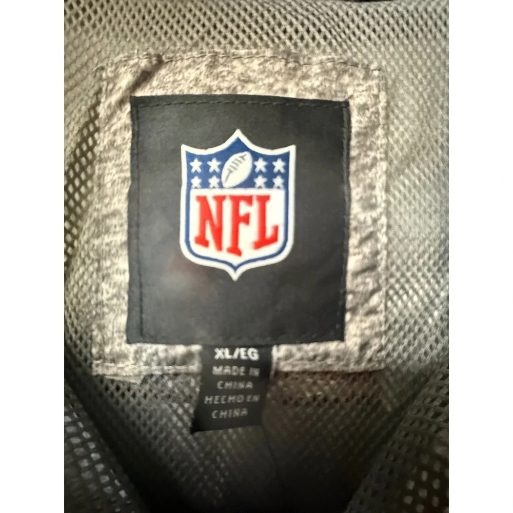 NFL New England Patriots Super Bowl LI Champions Quarter Zip Windbreaker Grey XL